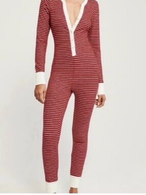 Abercrombie & Fitch Striped Red & White Holiday Pattern Henley Pajama Onesie M